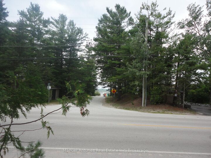 Photo de la propriété: 1027 River Road E ON L9Z 2P7