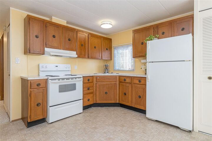 Property Photo:  1247 Arbutus Rd #33  BC V9P 1R3 