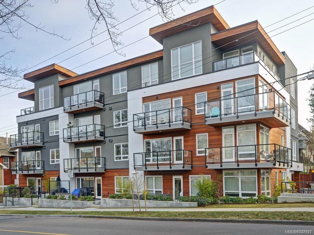 Property Photo: 300 Michigan St #403 BC V8V 1R5