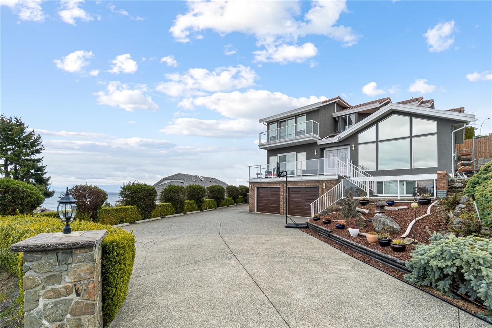 Property Photo: 198 Heritage Dr BC V9V 1J9