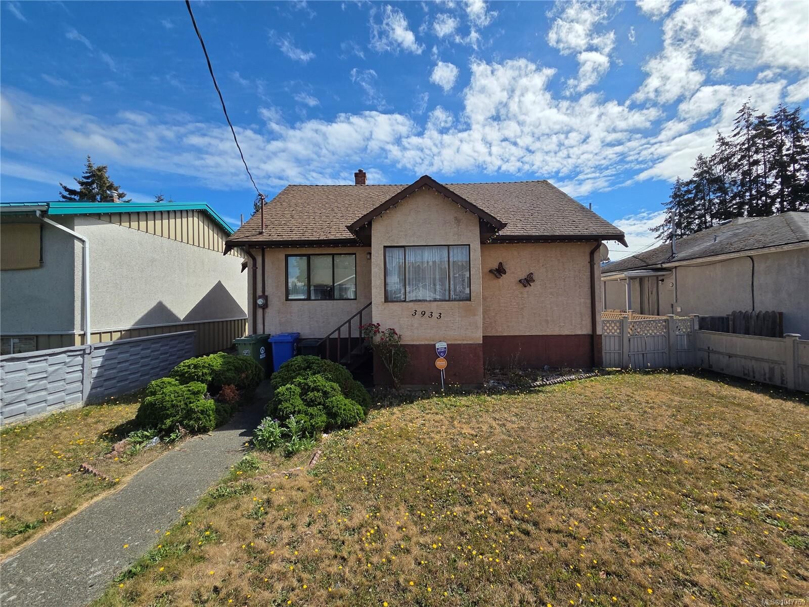 Property Photo: 3933 10th Ave BC V9Y 4X1