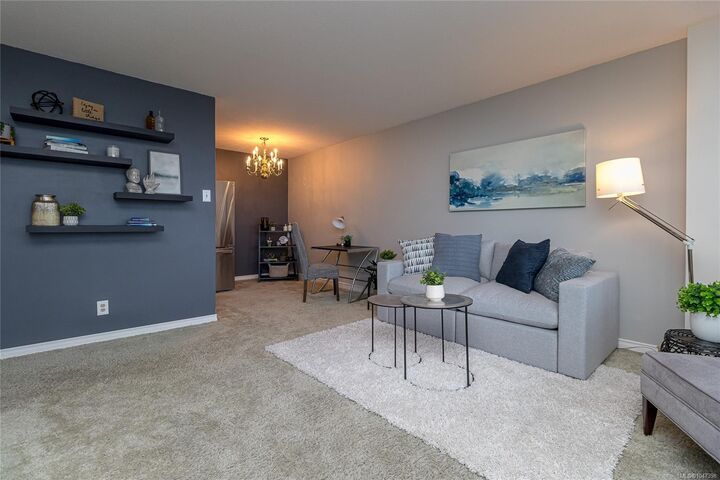 Property Photo:  647 Michigan St #1603  BC V8V 1S9 
