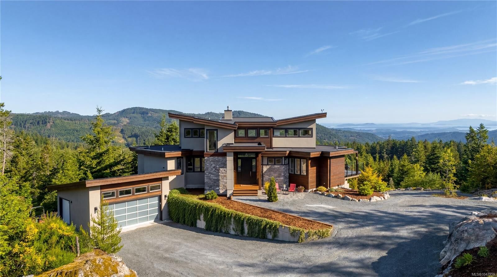 Property Photo: 1150 Stonecrest Way BC V8H 2J1