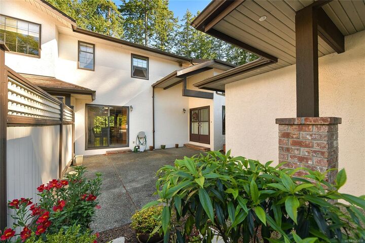 4631 Lochside Dr #3 — photo 1