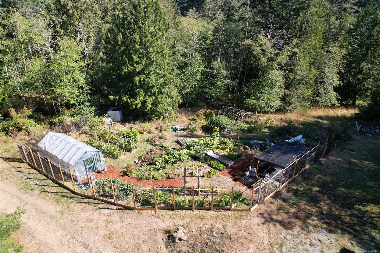 Property Photo: 1040 Conville Rd BC V0R 1X2