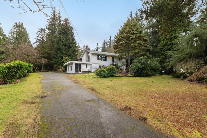 Property Photo: 2371 Jingle Pot Rd BC V9R 6W2