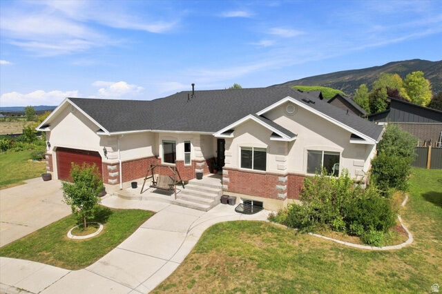 Property Photo: 654 N 420 W UT 84642