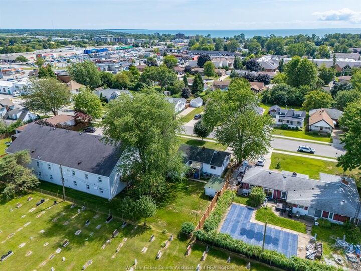 Property Photo: 21 Melrose Avenue ON N8H 2H9
