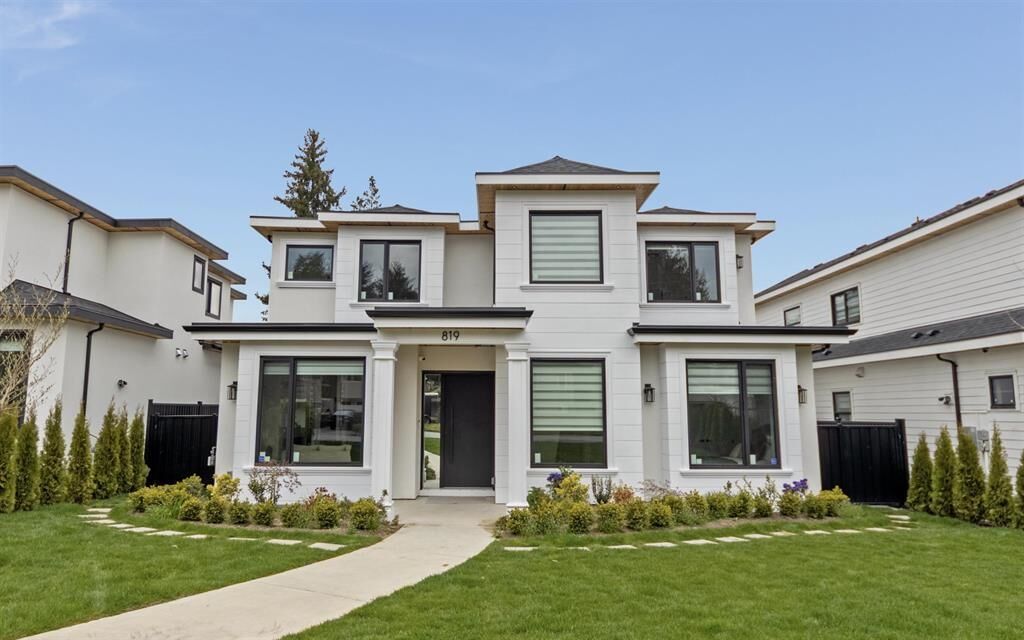 Property Photo: 819 Cornell Avenue BC V3J 2Z3