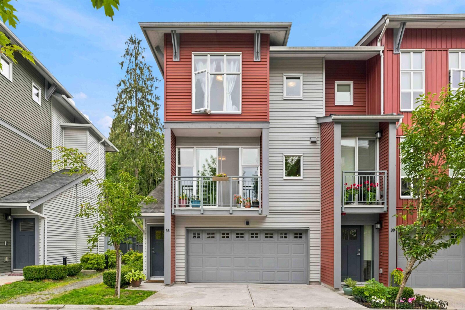 Property Photo:  24076 112 Avenue 38  BC V2W 0K2 
