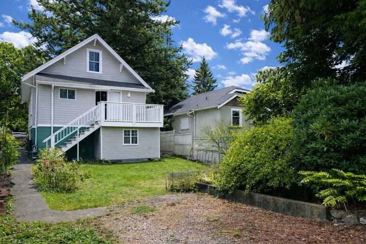 Property Photo: 3865 Sandell Street BC V5H 1J9