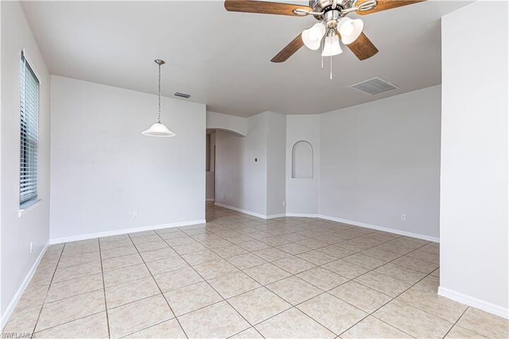 Property Photo: 819 SW 14th Pl FL 33991