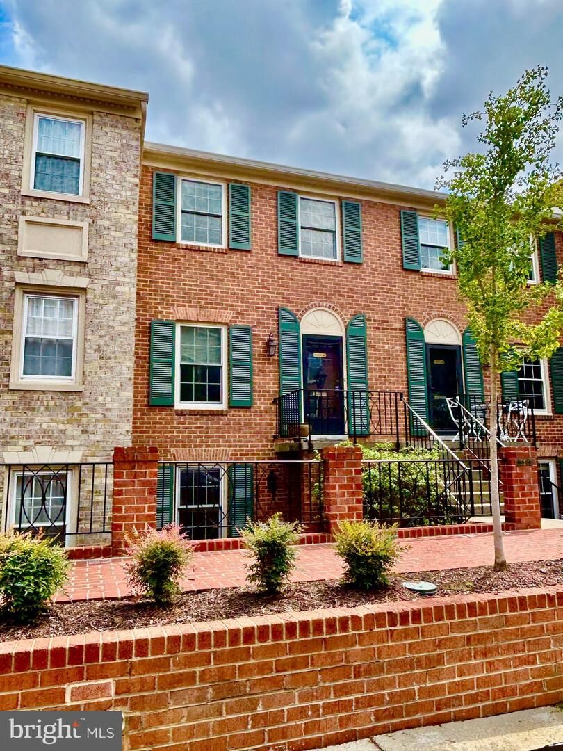 Property Photo: 1604 Beekman Place NW A DC 20009