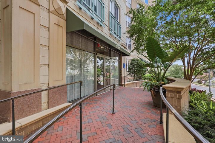Property Photo:  12001 Market Street 122  VA 20190 