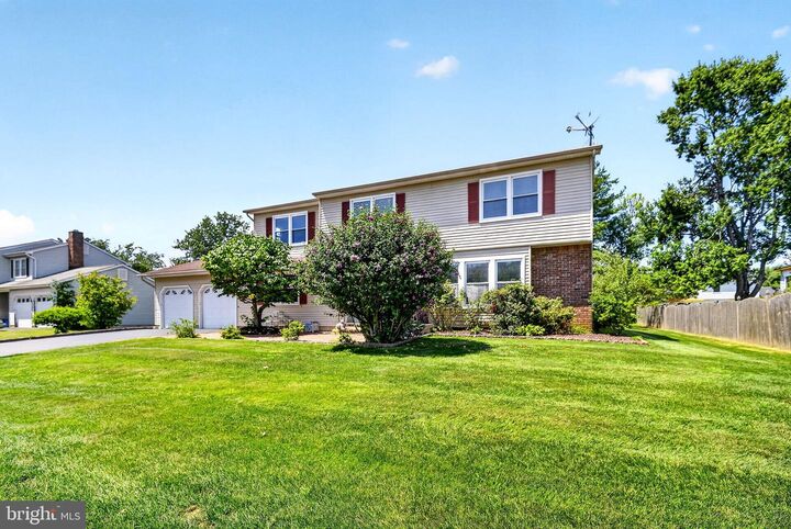 Property Photo:  12 Mershon Lane  NJ 08536 