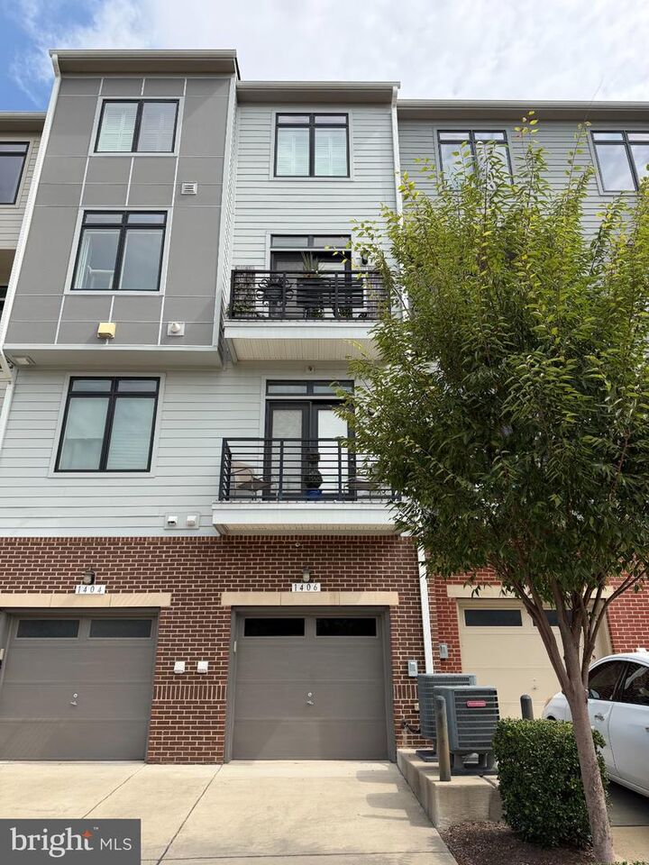 Property Photo: 1406 Ribbon Limestone Terrace SE VA 20175