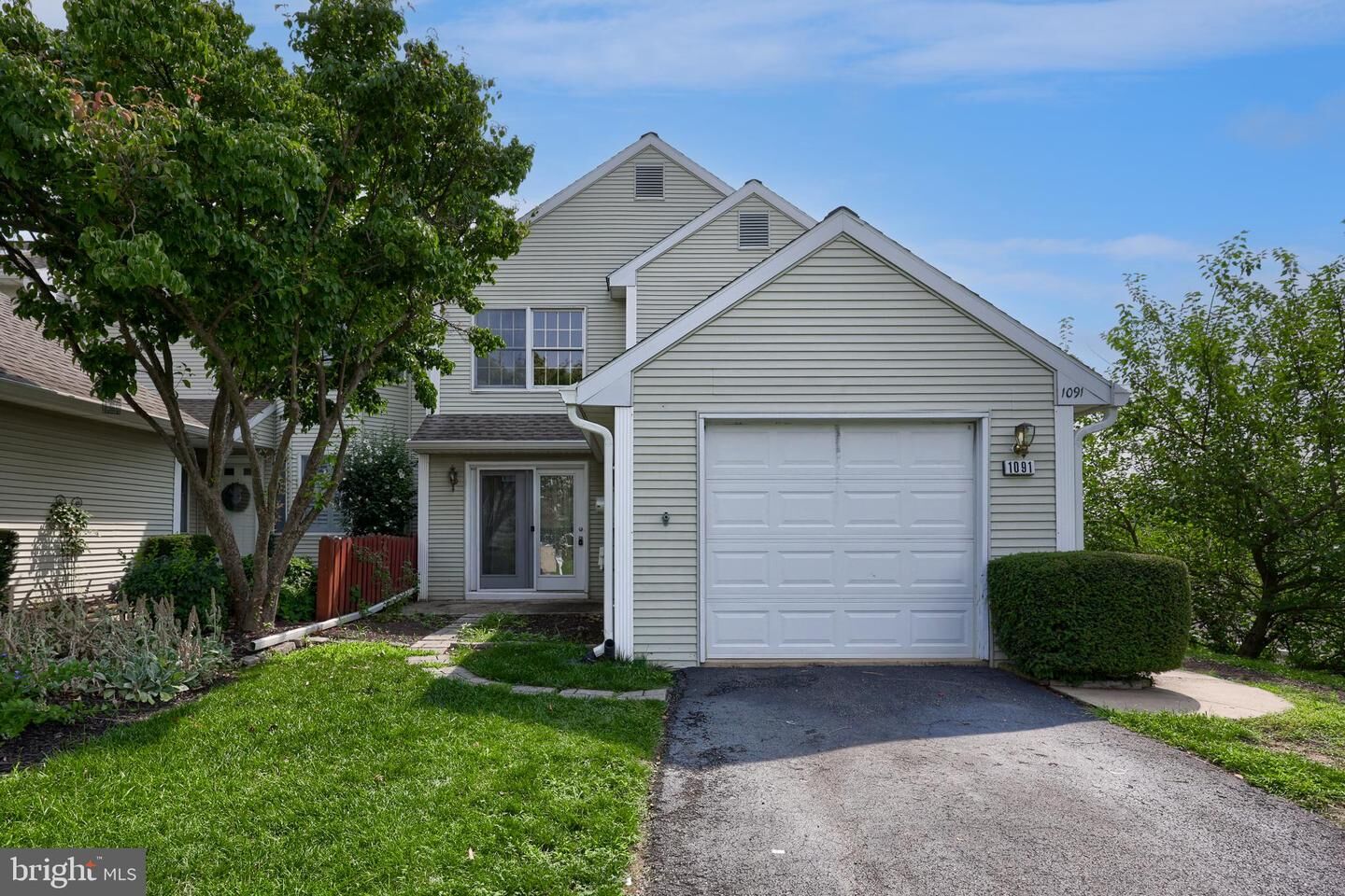 Property Photo:  1091 Country Hill Drive  PA 17111 