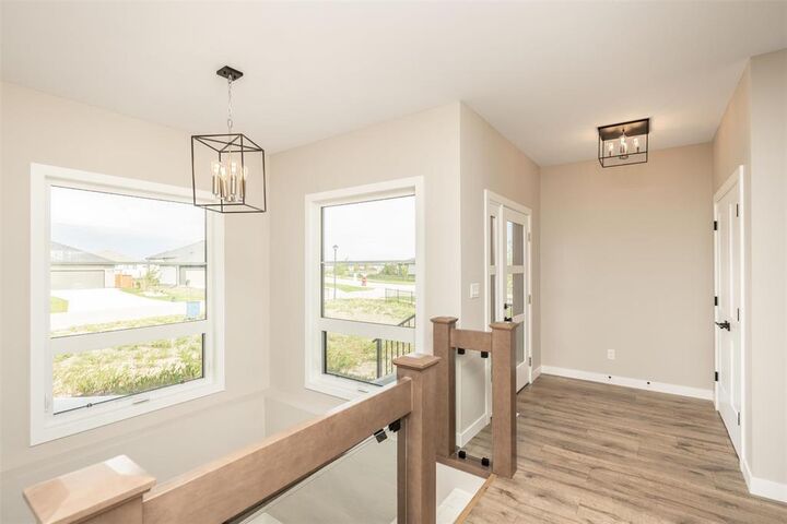 Property Photo: 15 Hunter's Close MB R4H 0E3
