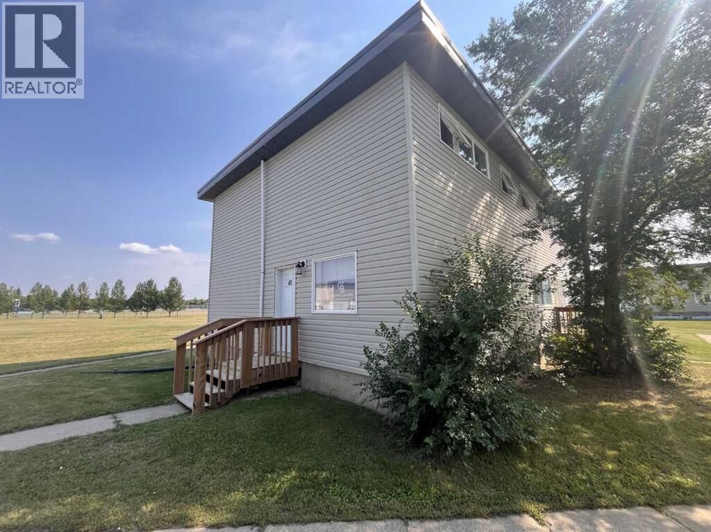 Property Photo:  305 5 Street  AB T9W 1A5 