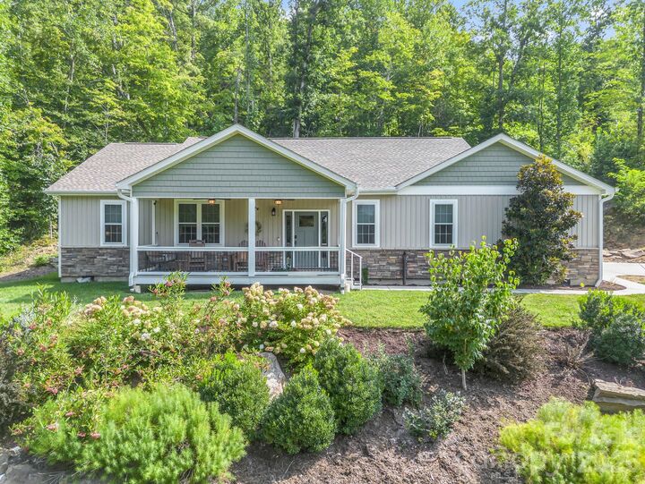 Property Photo:  39 Village Overlook Loop  NC 28778 