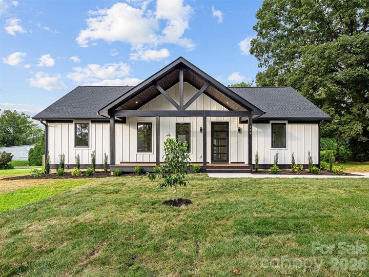 Property Photo:  902 Narva Road  NC 28792 