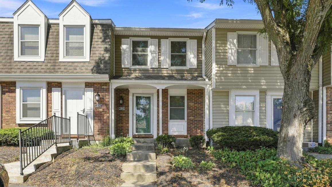Property Photo: 2804 Millbank Row OH 45039