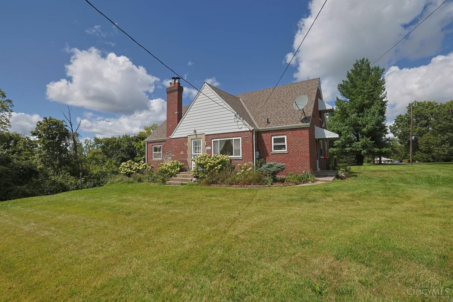 Property Photo:  2312 Compton Road  OH 45231 