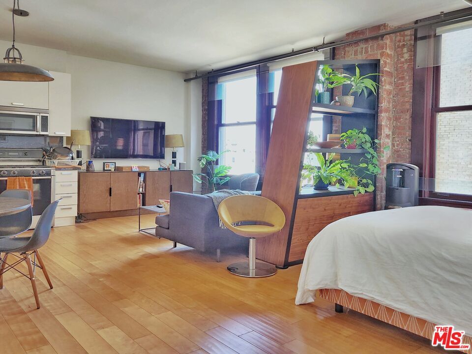 Property Photo: 460 S Spring St, Unit 908 CA 90013
