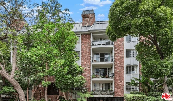 Property Photo:  1375 Kelton Ave, Unit 104  CA 90024 