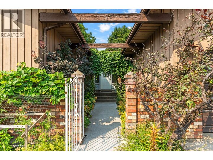 Property Photo: 1503 39A Avenue BC V1T 7S3