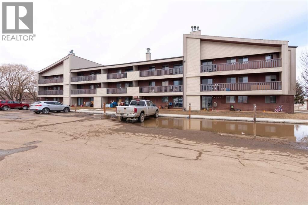 Property Photo:  5607 31 Street  AB T9V 3H1 