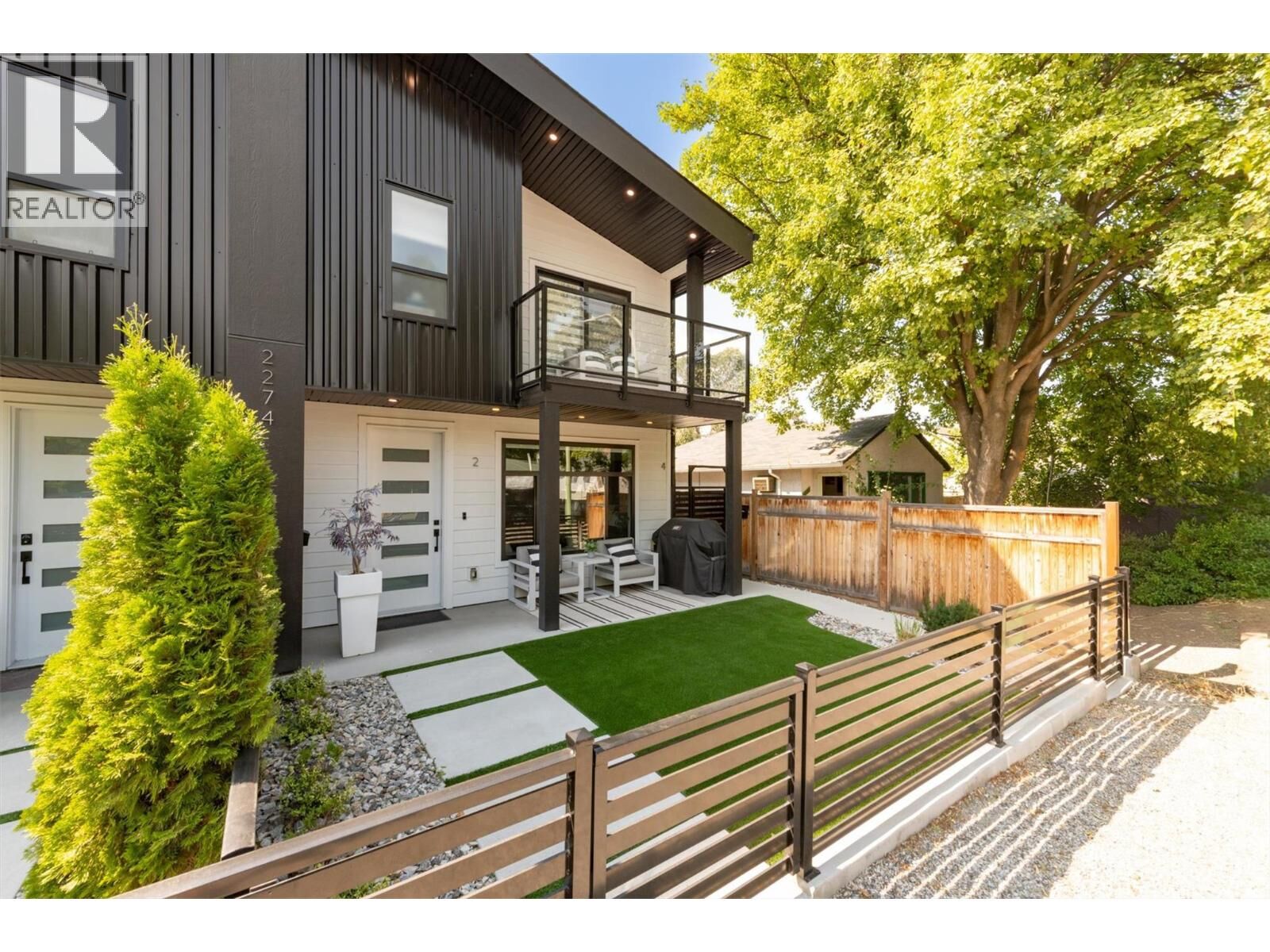 Property Photo: 2274 Woodlawn Street 2 BC V1Y 2T2
