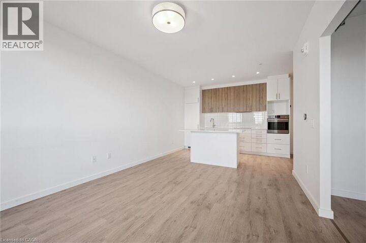 Property Photo:  181 King Street South 1607  ON N2J 0E7 