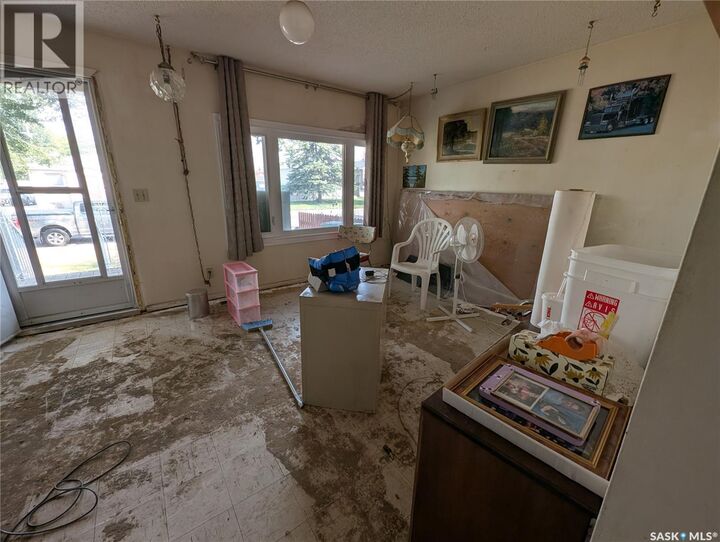 Property Photo: 921 Weldon Avenue SK S7M 2V5