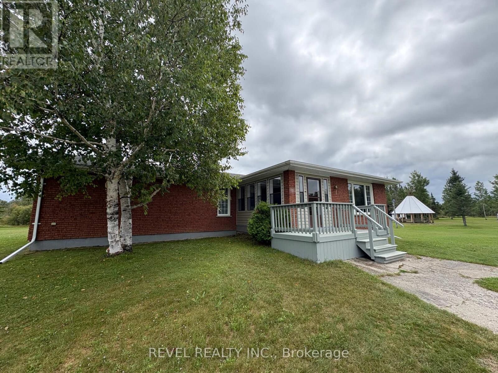 Property Photo: 226 Hanna Road ON P0L 1C0