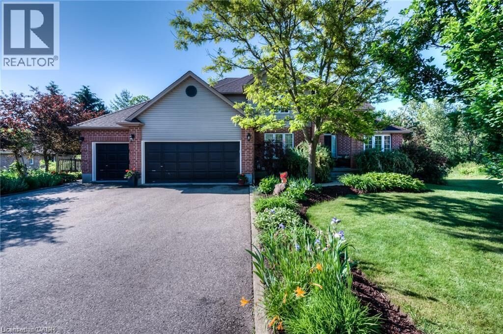 Property Photo:  25 Idle Ridge Court  ON N2A 3W3 