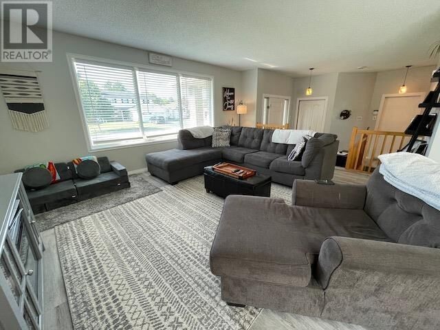 Property Photo: 9 Mario Milanese Pl ON P8N 3G6