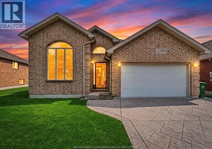 Property Photo:  1328 Imperial Crescent  ON N9G 2T5 