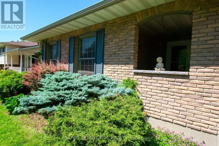 Property Photo:  34 Woodington Place  ON L3C 2J2 