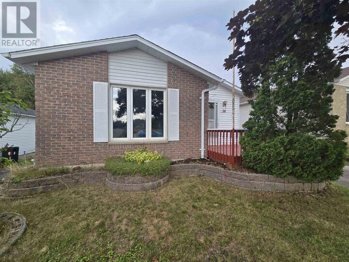 Property Photo:  58 Taylor Blvd  ON P5A 3H6 