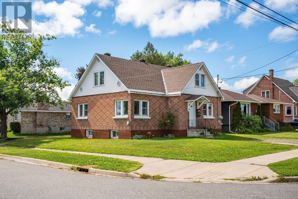 Property Photo:  341 Devon Rd  ON P6C 1Y4 