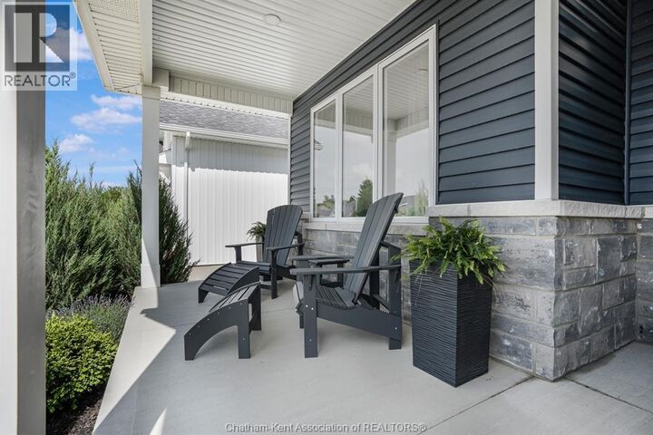 Property Photo:  308 Davies Street East  ON N0P 1M0 