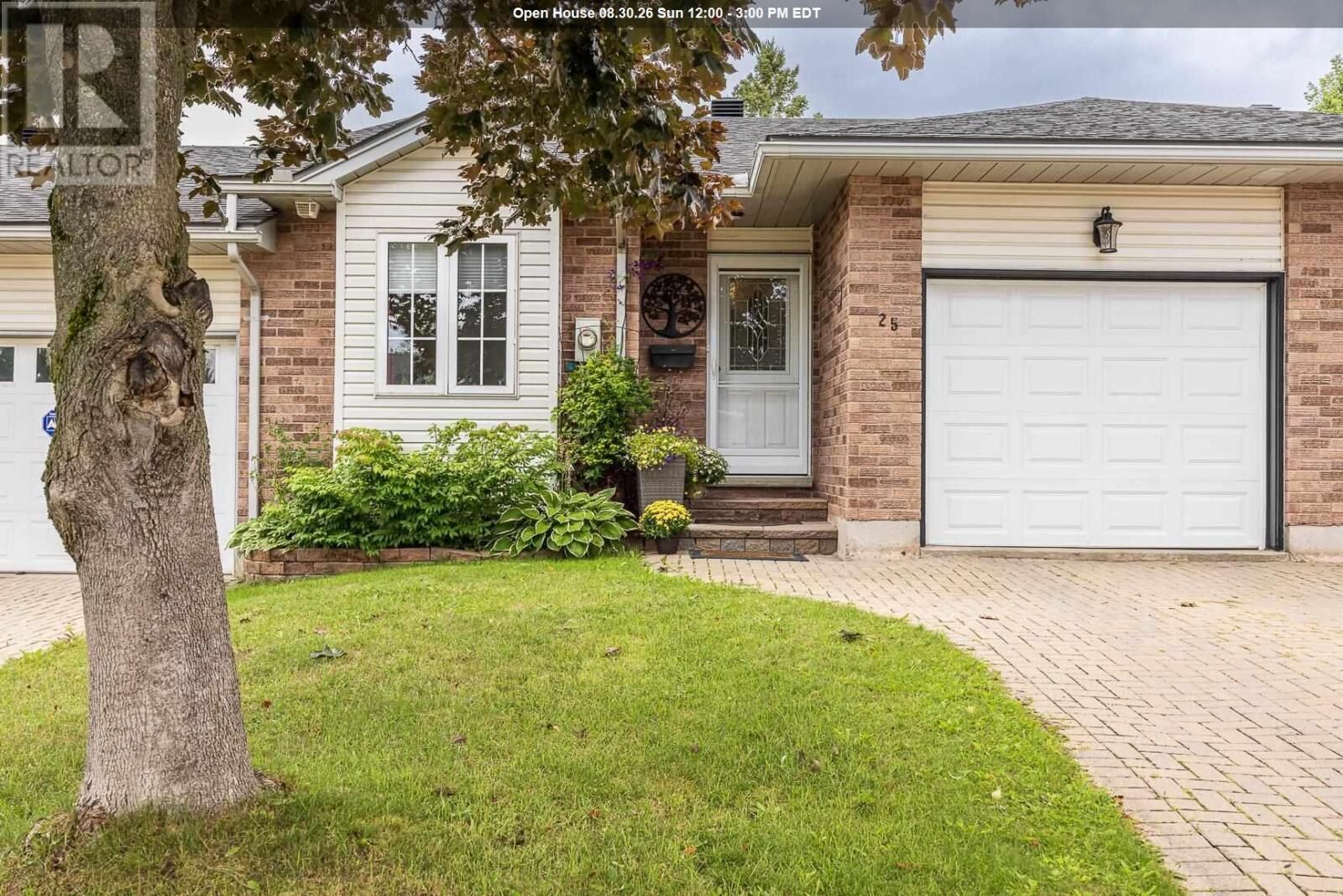 Property Photo: 25 Village Ct ON P6B 6J8