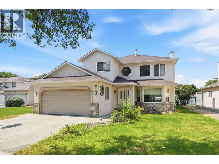 348 Phipps Crescent — photo 1