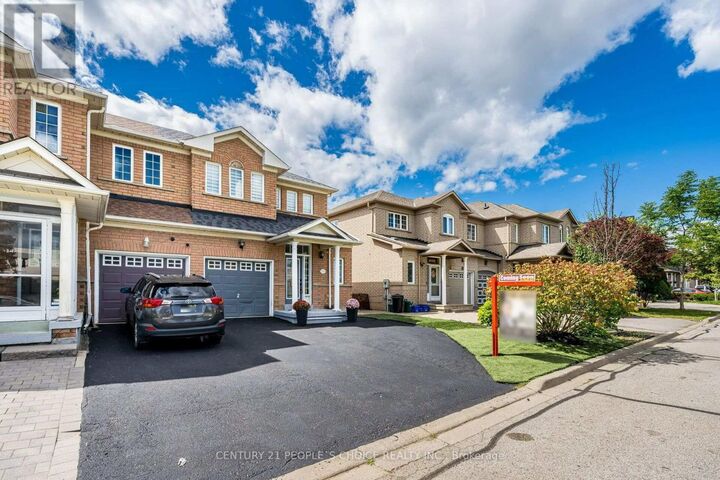 Property Photo: 211 Wildberry Crescent ON L4H 2H7