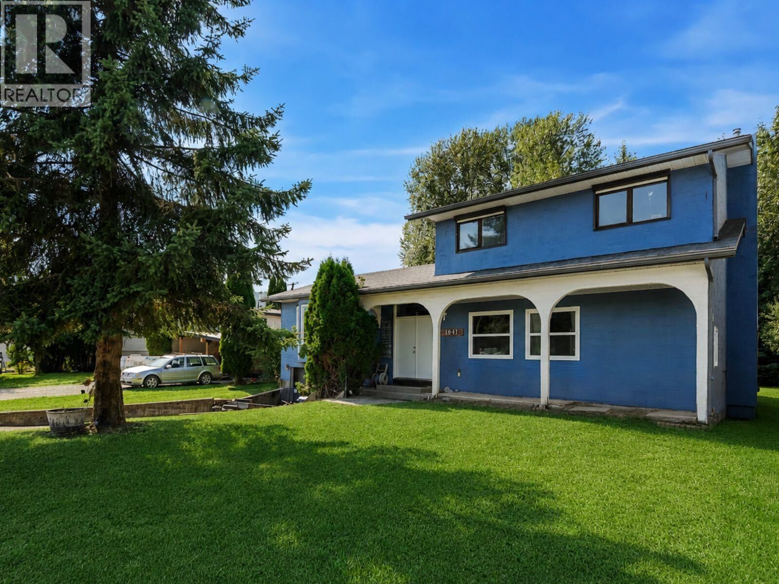 Property Photo: 1641 11th Avenue BC V0B 1M0