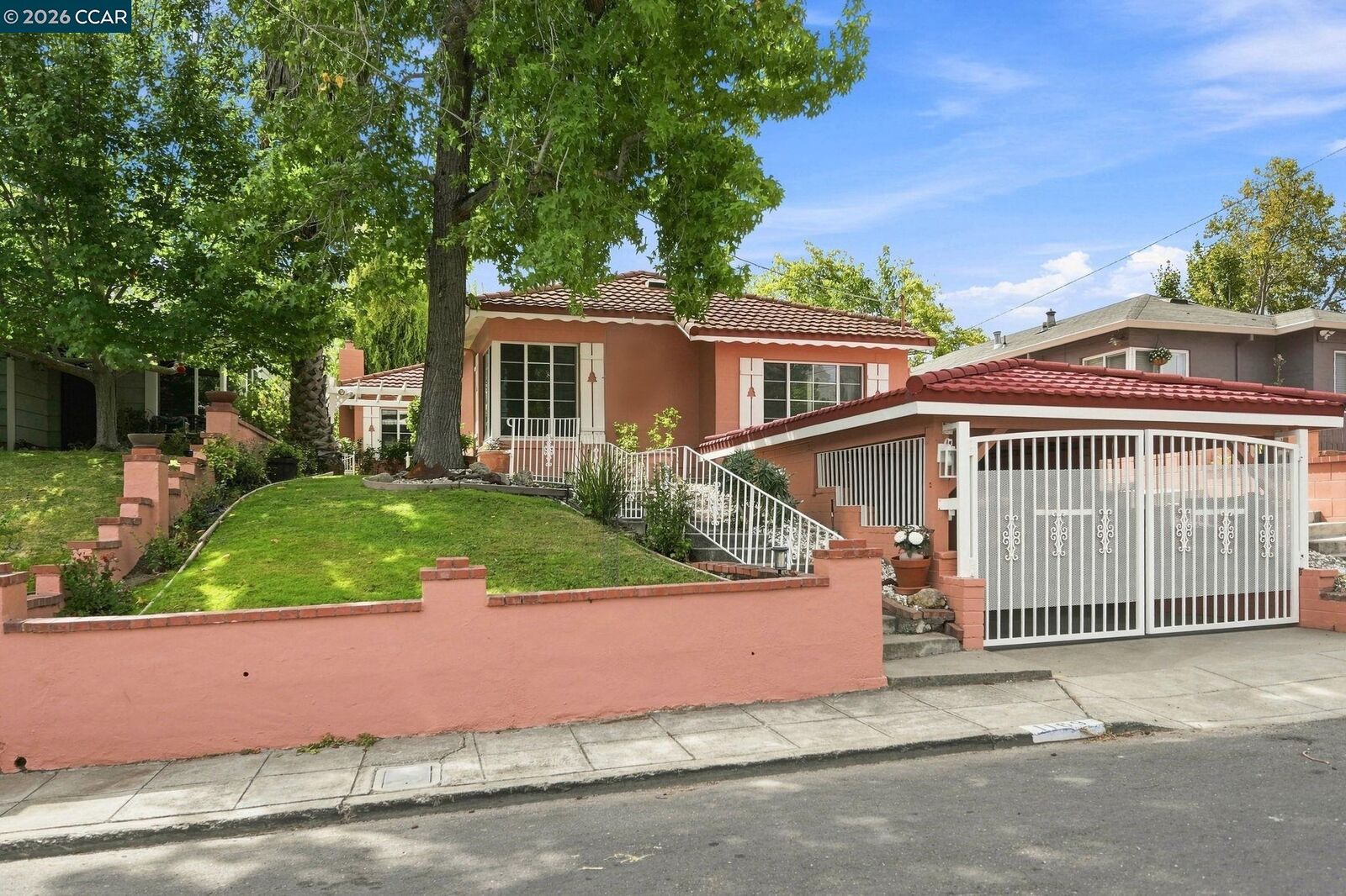 Property Photo: 1169 Roxanne Ave CA 94542