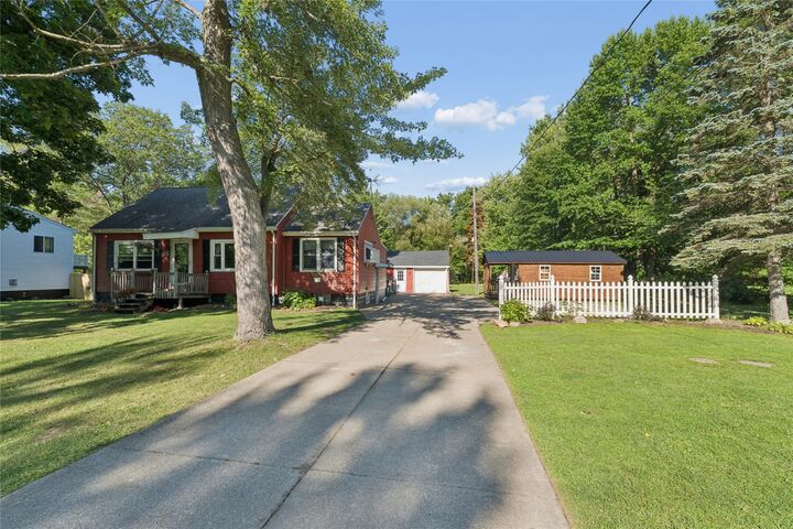 Property Photo: 935 Villa Sites Avenue PA 16421