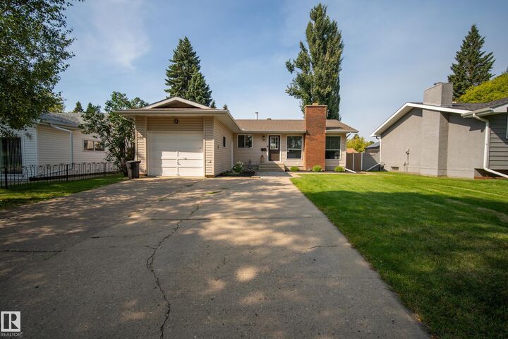 Property Photo:  152 Mission Avenue  AB T8N 2C7 