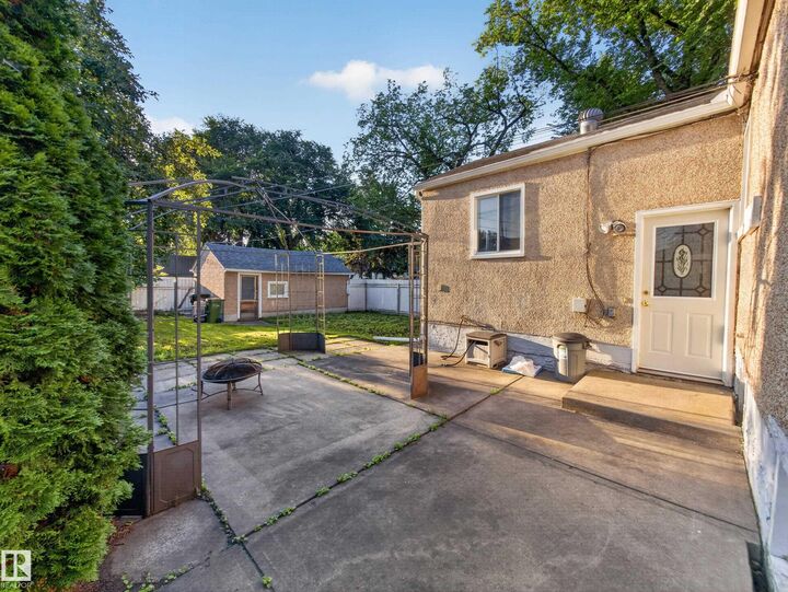 Property Photo:  12403 92 Street NW  AB T5G 1B8 